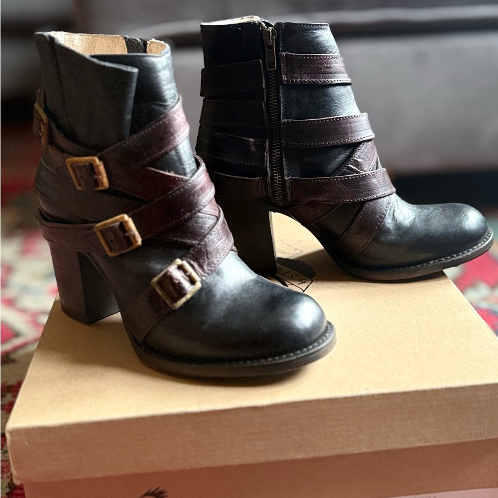 Freebird - NIB - Black/multi - 9M HUSTL | HUSTLE
